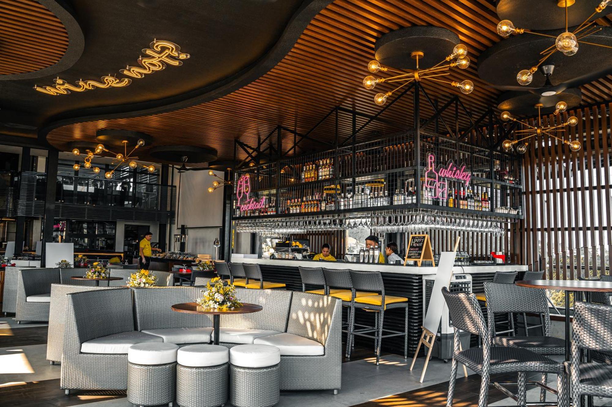 Hotel Yello Powered By Cocotel 4*